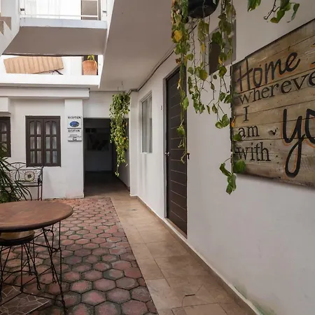 Casa Isza Aparthotel